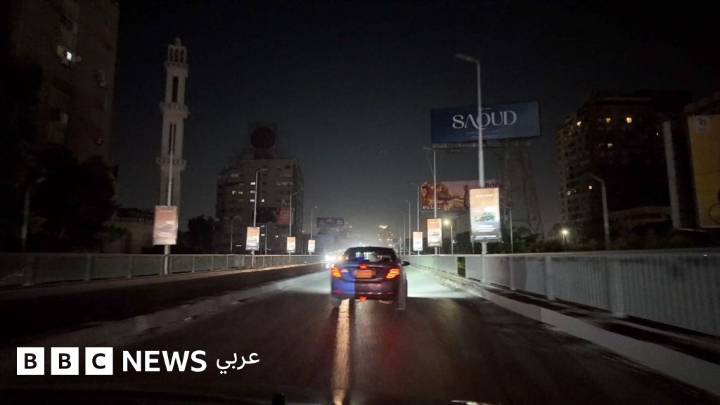 ظلام يسود عند التاسعة: ما تأثير الإغلاق المبكر في مصر؟