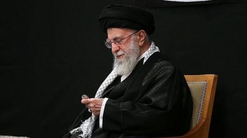 طهران تؤكد مقتل المرشد الإيراني الأعلى علي خامنئي، والحرس الثوري يتوعد بشن “أشرس هجوم في التاريخ” ضد إسرائيل وقواعد أمريكية بعد قليل طهران تؤكد مقتل المرشد الإيراني الأعلى علي خامنئي، والحرس الثوري يتوعد بشن "أشرس هجوم في التاريخ" ضد إسرائيل وقواعد أمريكية بعد قليل