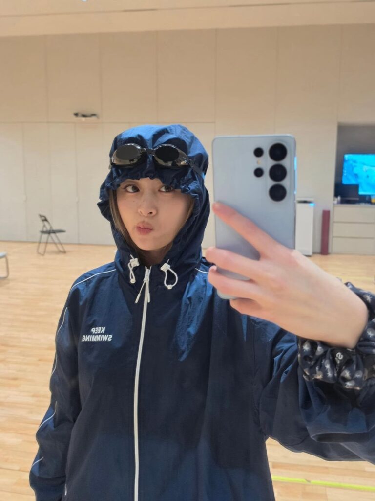 260329 تحديث هوه يونجين على الانستقرام. مياواكي ساكورا