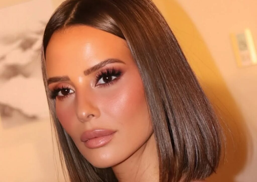 إيمان العاصي تكسر قرارها بعدم الزواج… وموقف محرج أمام ابنتها على الهواء إيمان العاصي تكسر قرارها بعدم الزواج… وموقف محرج أمام ابنتها على الهواء