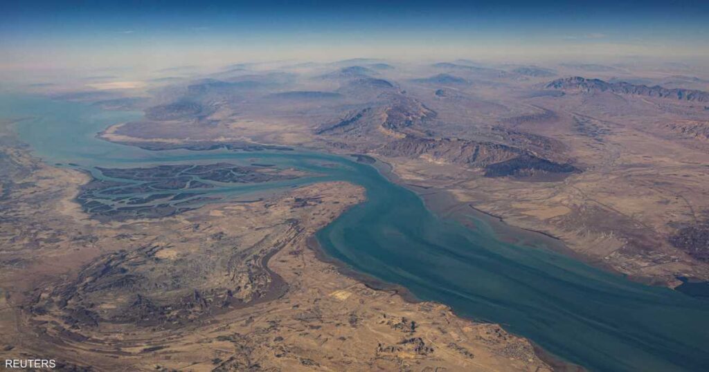 تقرير: واشنطن ترصد تحركات إيرانية لزرع ألغام في مضيق هرمز