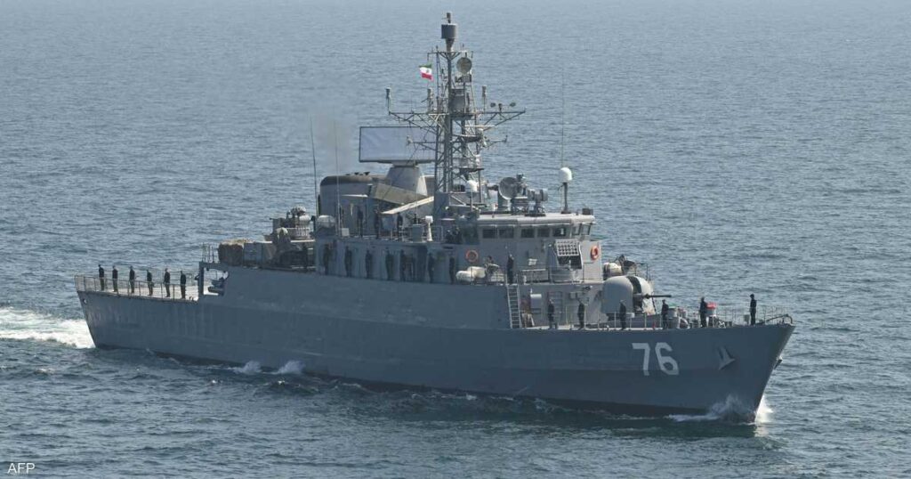 أكثر من 100 مفقود في هجوم من غواصة أغرق فرقاطة إيرانية