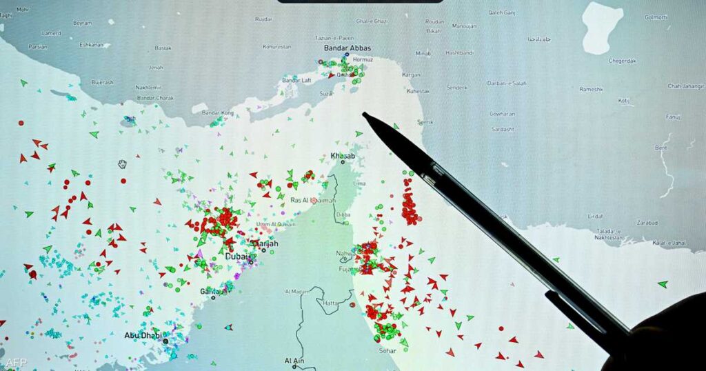 قبل بدء الحرب.. تفاصيل نقاشات ترامب ومساعديه بشأن مضيق هرمز