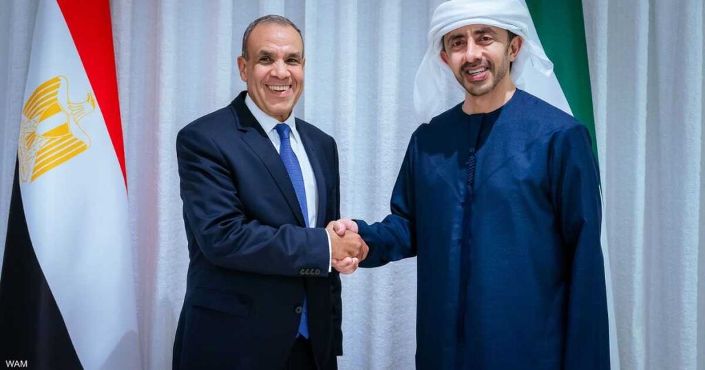 وزيرا خارجية الإمارات ومصر يبحثان اعتداءات إيران الصاروخية وزيرا خارجية الإمارات ومصر يبحثان اعتداءات إيران الصاروخية