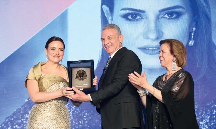 تكريم ريهام عبد الغفور في افتتاح مهرجان الأقصر