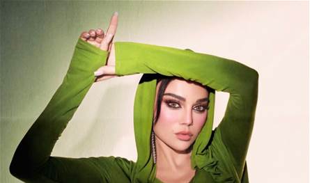 بإطلالة خضراء ساحرة.. هيفا وهبي تخطف الأنظار في عيد الفطر! بإطلالة-خضراء-ساحرة.-هيفا-وهبي-تخطف-الأنظار-في-عيد-الفطر!