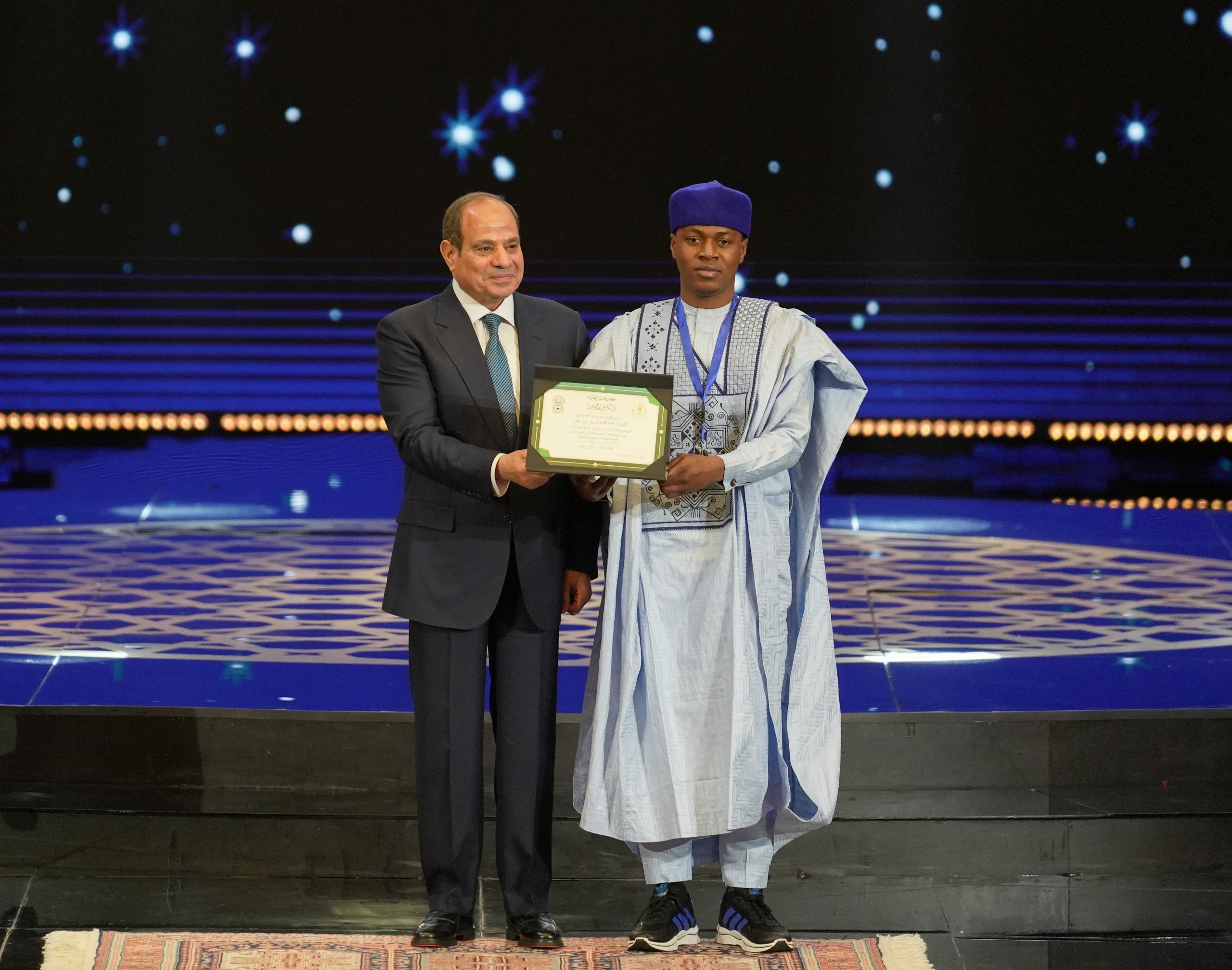 الرئيس السيسي يكرم الفائزين في برنامج دولة التلاوة (34)