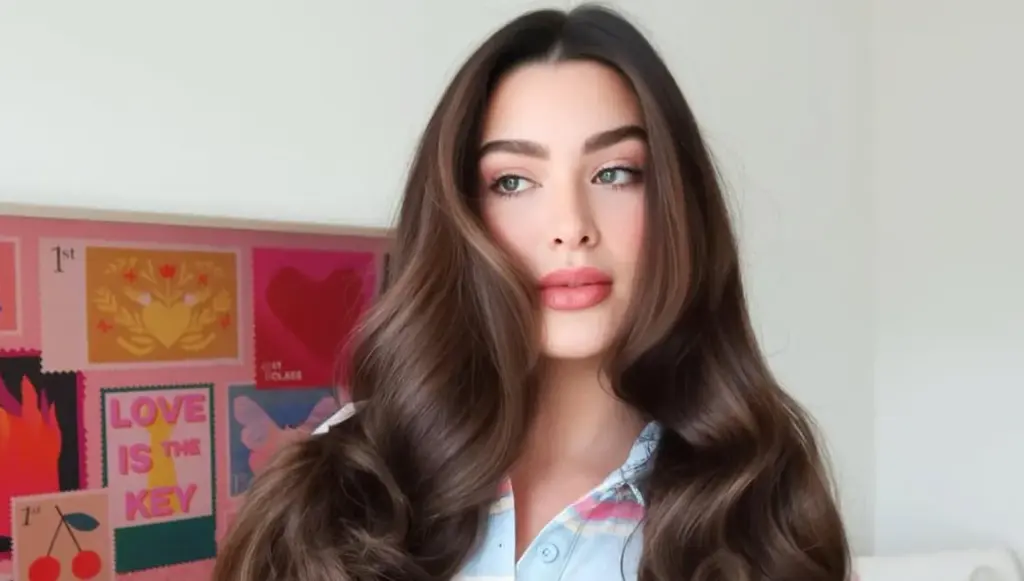 روان بن حسين تلتقي ابنتها بعد فراق سنة وشهر (فيديو) روان بن حسين تلتقي ابنتها بعد فراق سنة وشهر (فيديو)