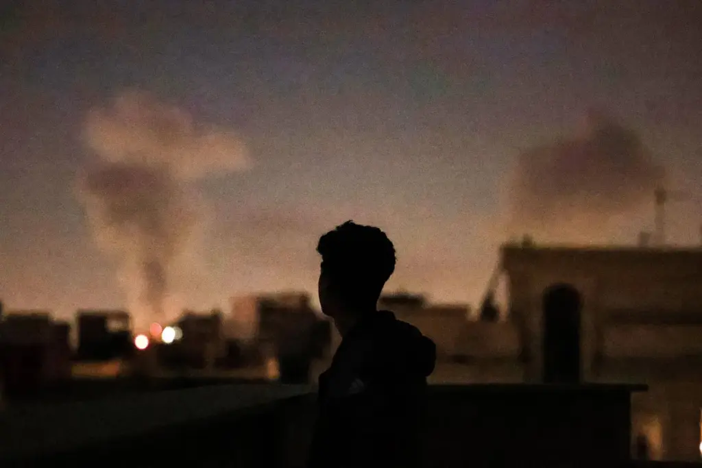 حرب إيران تتصاعد... والكونغرس يرفض تقييد ترمب (تغطية حية)