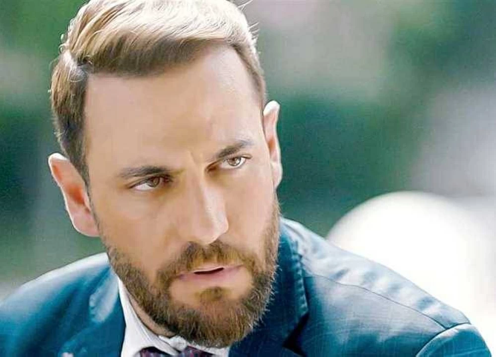 نيقولا معوض: «أحب تجربة كل جديد فى التمثيل والموضة ومبخافش من الجرأة ولبست حلق» الفنان نيقولا معوض