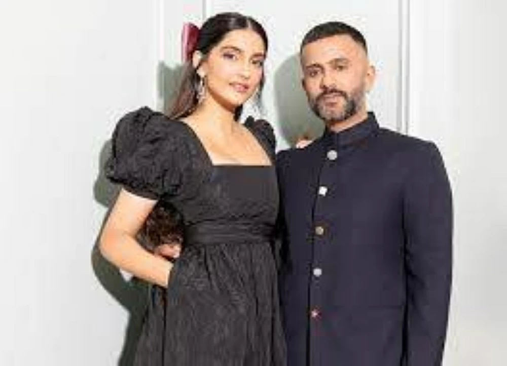 سونام كابور وأناند أهوجا يستقبلان مولودهما الثاني سونام كابور