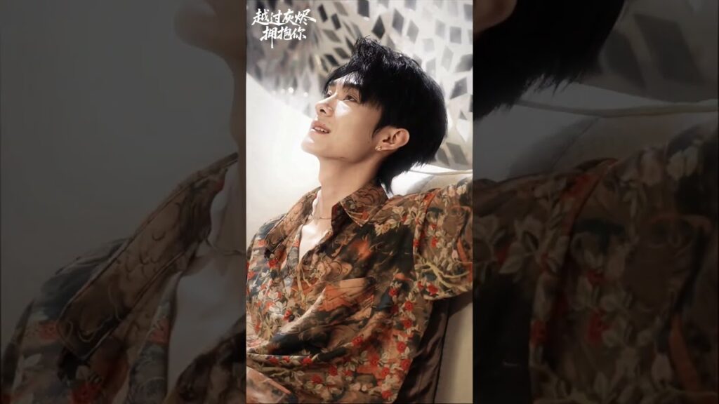 يا إلهي! هذا الرجل وسيم جدًا 😱💖#verticaldrama #shortdrama #mustwatch #MicroDrama #cdrama