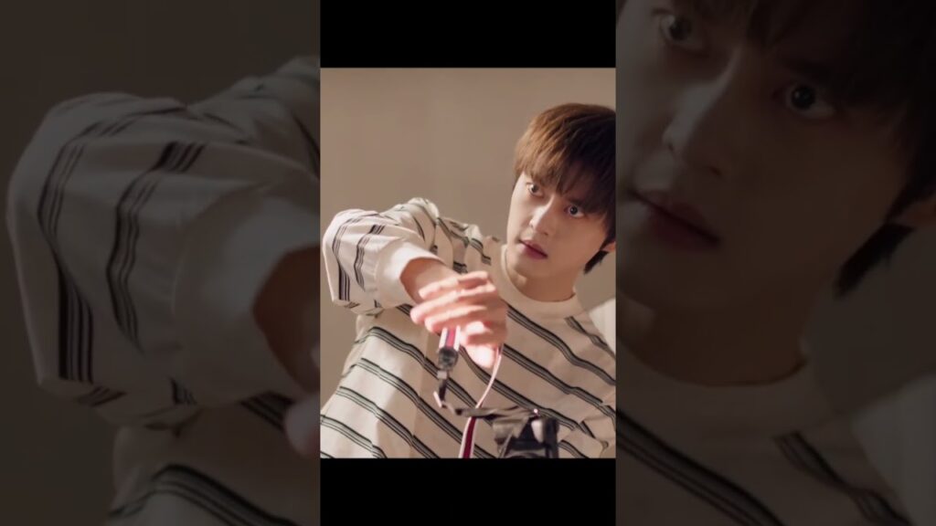 😍💕#xiebinbin #谢彬彬 #جديد  #رومانسي #يويو #صغار_على_الحب #TooYoungToLove #校服的裙摆 #shorts #cdrama #love