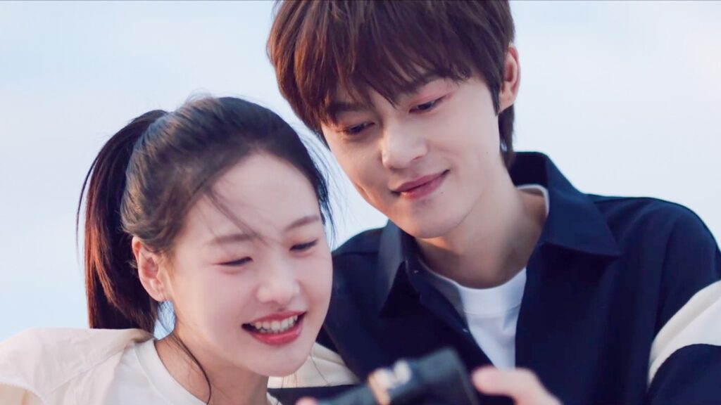 هي الفتاة الوحيدة التي يقترب منها لكنها لا تلاحظ مشاعره لها❤️🔥 Too Young To Love