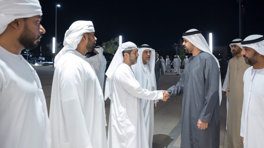 ذياب بن محمد يقدم واجب العزاء في شهيد الوطن سعيد البلوشي