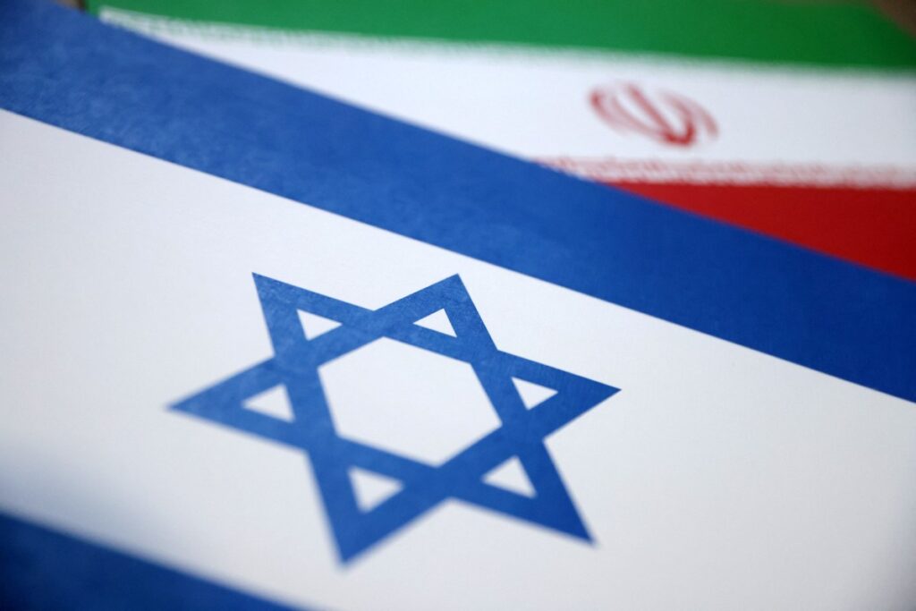 مصدر: إسرائيل تستهدف نقاط تفتيش إيرانية بناء على معلومات مخبرين