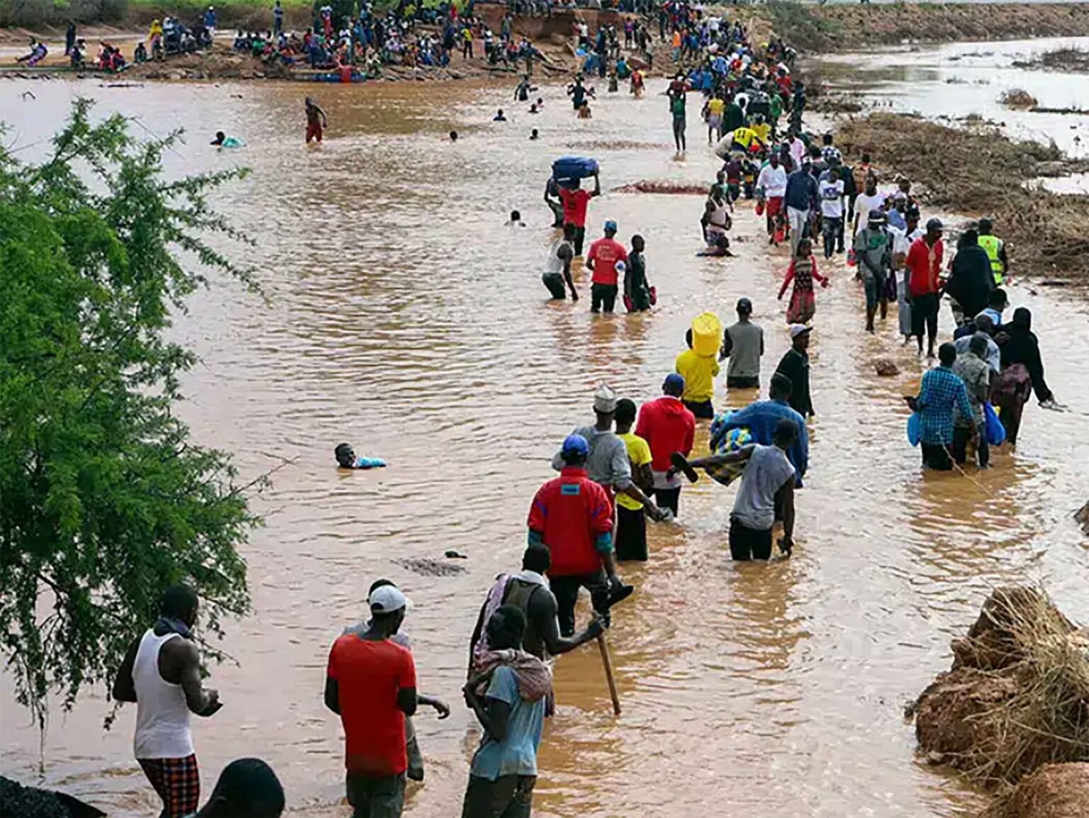 إثيوبيا تعلن الحداد الوطني بعد ارتفاع حصيلة قتلى الفيضانات في جنوبها إلى 80