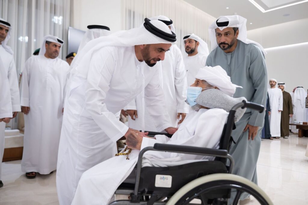 سيف بن زايد يقدم واجب العزاء في شهيد الوطن والواجب النقيب سعيد البلوشي