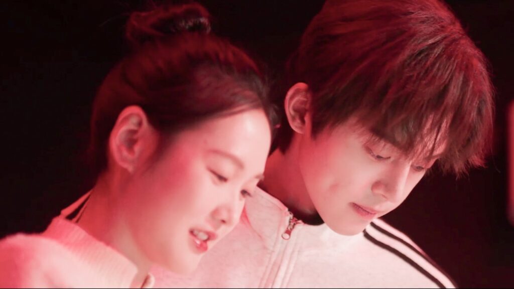 يحاول ان يعملها لكنه يتقرب منها جداً لكي يجعلها تتوتر 🔥 Too Young To Love يحاول ان يعملها لكنه يتقرب منها جداً لكي يجعلها تتوتر 🔥 Too Young To Love