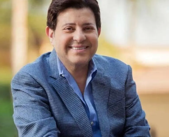 نقابة الموسيقيين المصرية تنفي وفاة هاني شاكر: سافر إلى باريس للعلاج نقابة الموسيقيين المصرية تنفي وفاة هاني شاكر: سافر إلى باريس للعلاج