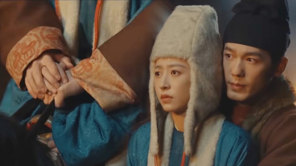 في زمن الفوضى لمح الأمير خوف الخادمة الصغيرة فمدّ يده برفق ليمسك يدها ليطمئنها💕مشهد من "نصل السلام"