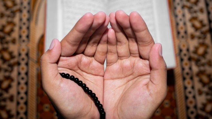 انطلاقا من اليوم.. "الشؤون الإسلامية" توجه الأئمة بدعاء القنوت في الصلوات