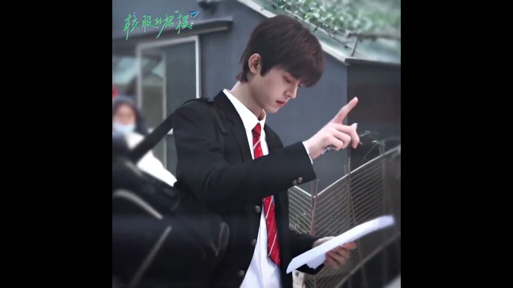 شياولي 😍 #xiebinbin #谢彬彬  #رومانسي #يويو #صغار_على_الحب #TooYoungToLove #校服的裙摆 #chenjunyu #simonchen