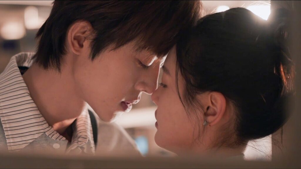 قبـلة في مكتبة الجامعة , مكانهم السري ❤️🔥 Too Young To Love قبـلة في مكتبة الجامعة , مكانهم السري ❤️🔥 Too Young To Love