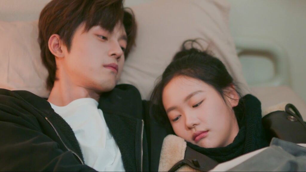 تقدر حبيبها الذي ترك عملـه لاجل ان يعتني بها ❤️🔥 Too Young To Love