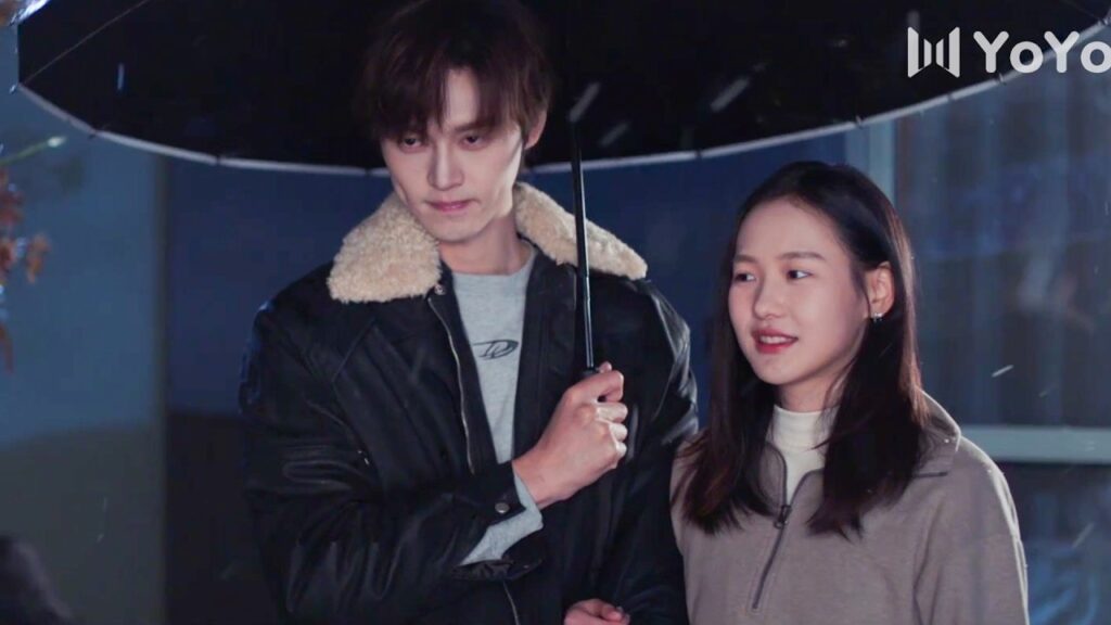 ترى تساقط الثلج معـه و ينظر لها بعيون مليئة بالحب ❤️🔥 Too Young To Love ترى تساقط الثلج معـه و ينظر لها بعيون مليئة بالحب ❤️🔥 Too Young To Love