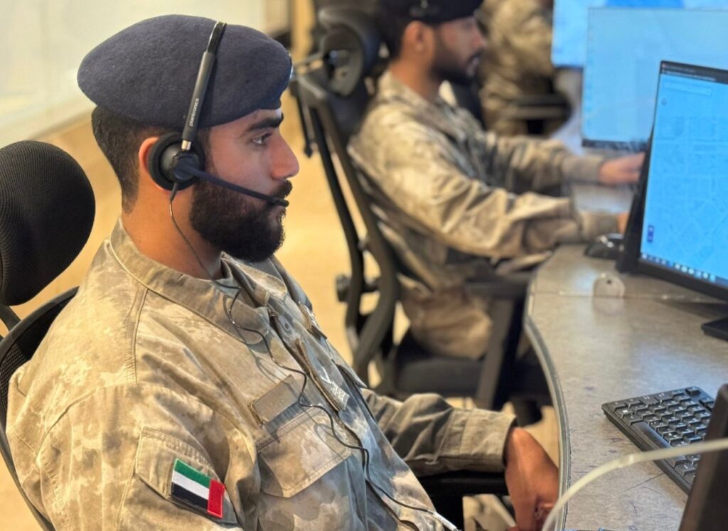 شرطة أبوظبي تتعامل مع 117 ألف بلاغ خلال الحالة الجوية