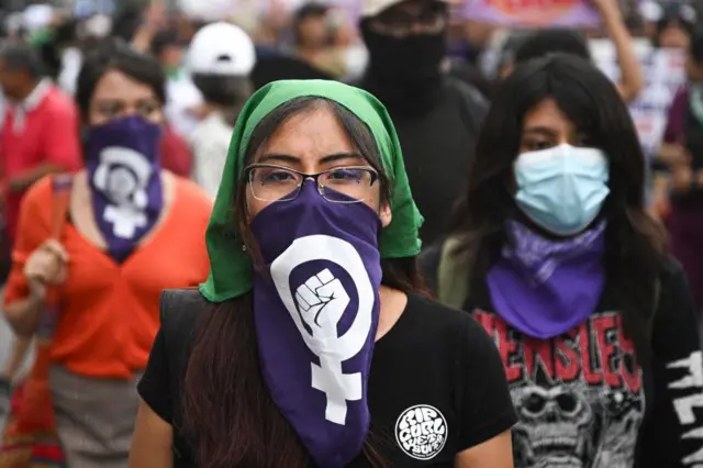 نساء في مظاهرة في بليما، دولة بيرو