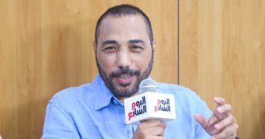 بعد عرض الحلقات الأولى.. إشادات بالمخرج سعد هنداوى فى مسلسل "اللون الأزرق"