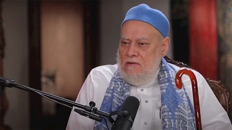 علي جمعة يرد على مرددي شائعة الفجر الكاذب