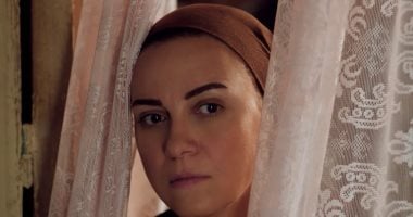 مسلسل حكاية نرجس الحلقة 1.. إعجاب متبادل بين ريهام عبد الغفور وحمزة العيلي