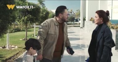 أحمد رزق يعيد اكتشاف أدواته فى «اللون الأزرق» أحمد رزق يعيد اكتشاف أدواته فى «اللون الأزرق»