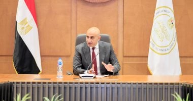 وزير التعليم: لا إعفاء من دراسة العربى إلا بموافقة.. ويشدد على تدريس الدين