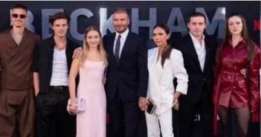 فيكتوريا بيكهام تسعى لإنهاء الخلاف مع ابنها بروكلين فيكتوريا بيكهام تسعى لإنهاء الخلاف مع ابنها بروكلين