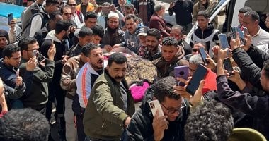 انتهاء صلاة الجنازة على الفنانة فاطمة كشرى وتشييع جثمانها.. صور