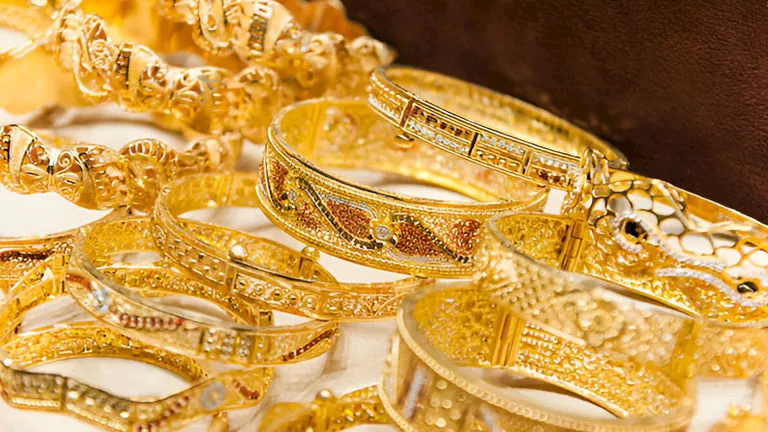 الأجهزة الأمنية في الأقصر كشفت لغز سرقة 5 كيلو ذهب من محل مجوهرات داخ الأجهزة الأمنية في الأقصر كشفت لغز سرقة 5 كيلو ذهب من محل مجوهرات داخ