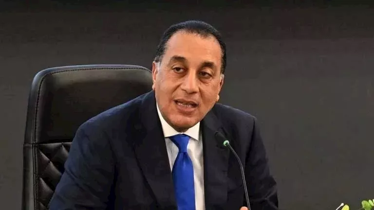 رئيس الوزراء يتابع إجراءات ترشيد استهلاك الكهرباء والمنتجات البترولية