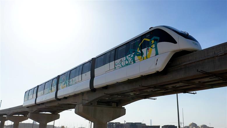 عاجل| الرئيس السيسي يفتتح مشروع مونوريل شرق النيل عاجل| الرئيس السيسي يفتتح مشروع مونوريل شرق النيل