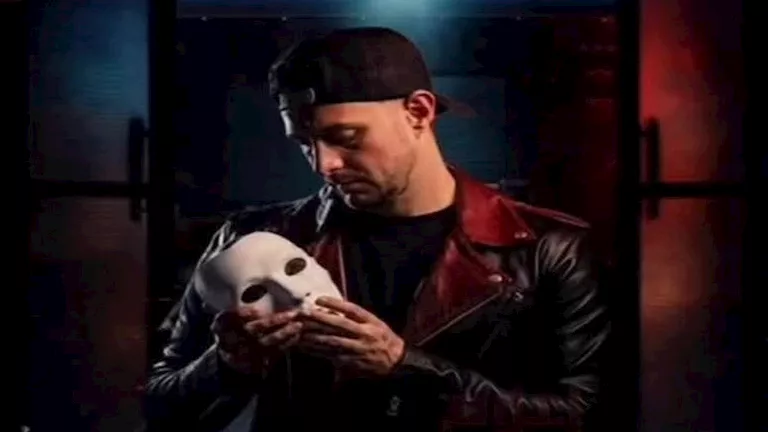 القصة الكاملة لأزمة رفع فيلم “سفاح التجمع” القصة الكاملة لأزمة رفع فيلم "سفاح التجمع"