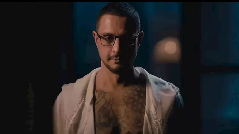 بعد سحبه.. "مصراوي" يكشف كواليس مفاوضات الرقابة وصناع "سفاح التجمع"