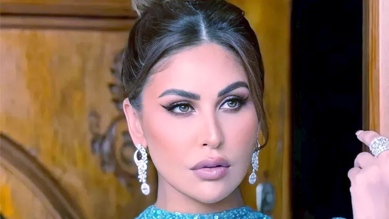 مي سليم تخطف الأنظار داخل صالة “الجيم” مي سليم تخطف الأنظار داخل صالة "الجيم"