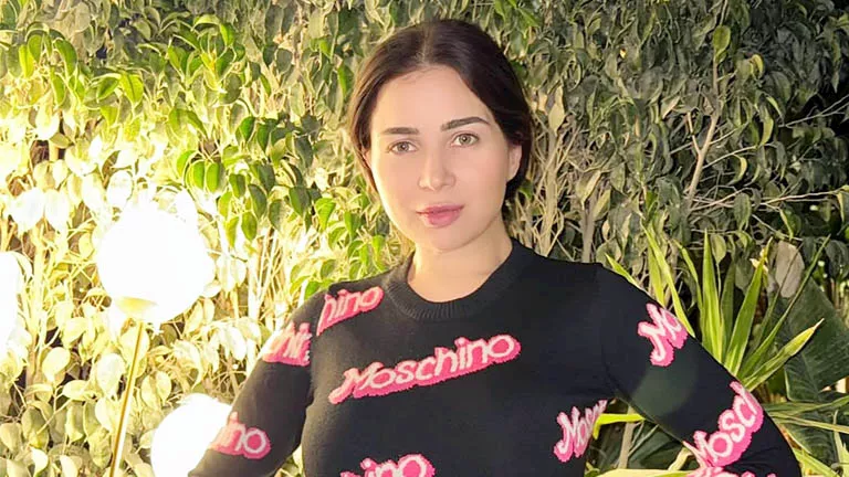 أحدث ظهور لـ مي عزالدين بعد العملية الجراحية