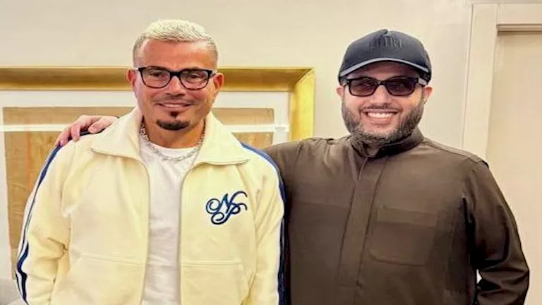 تركي آل الشيخ ينشر صورة من زيارته لمنزل عمرو دياب