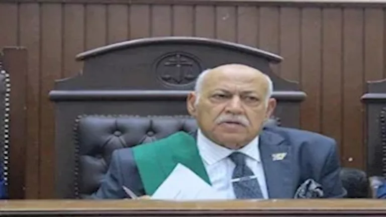 سؤال في ندوة دينية يكشف علاقة غير شرعية بين "طالبة ثانوي" وجارها