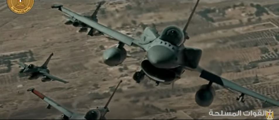 معركة غير متكافئة في السماء.. 4 طائرات مصرية تواجه 12 ميراج وتفشل عملية إنزال إسرائيلية