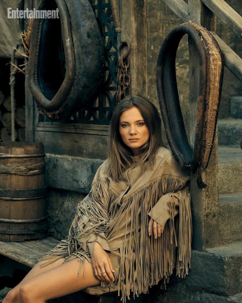 Freya Allan Freya Allan